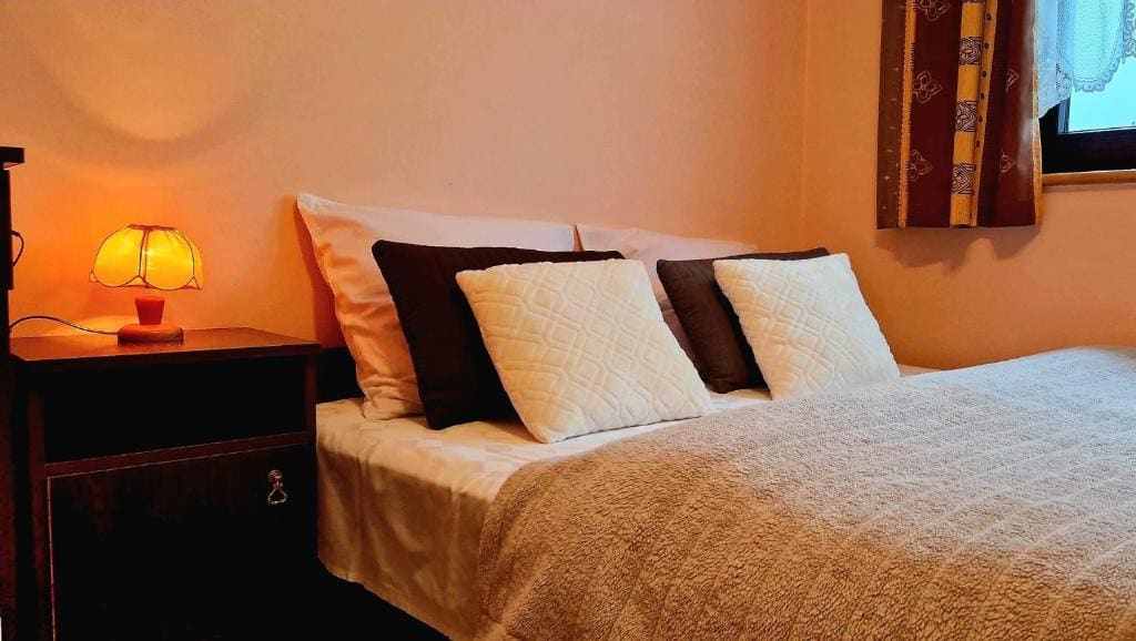 Double Room with Private Bathroom room - Image 1