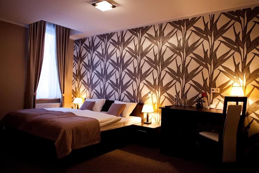Comfort Single Room with King Bed room - Image 3
