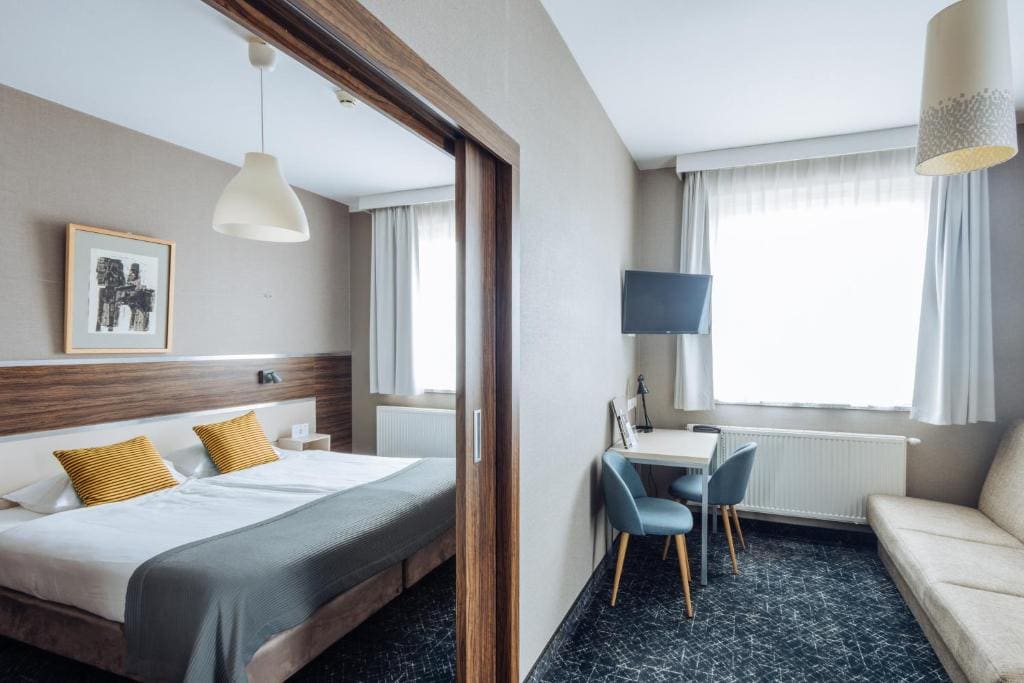 Apartment with Balcony room - Image 1