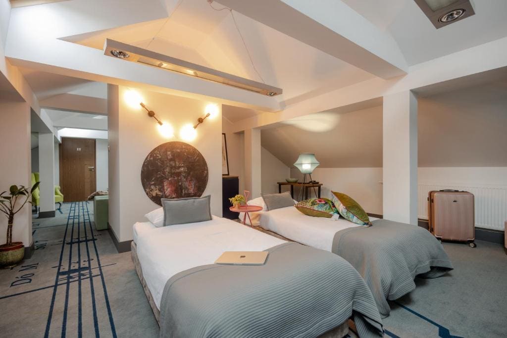 Deluxe Family Suite room - Image 1