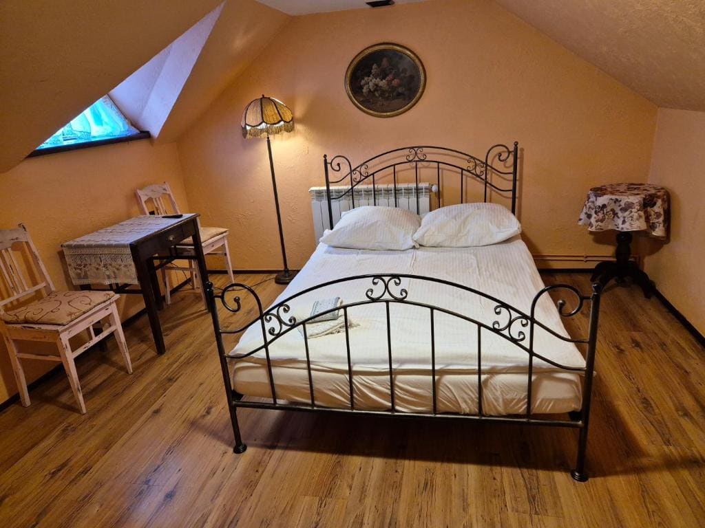 Large Single Room room - Image 2