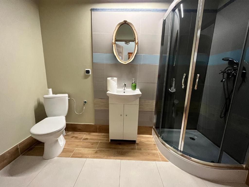 Double Room with Balcony room - Image 2