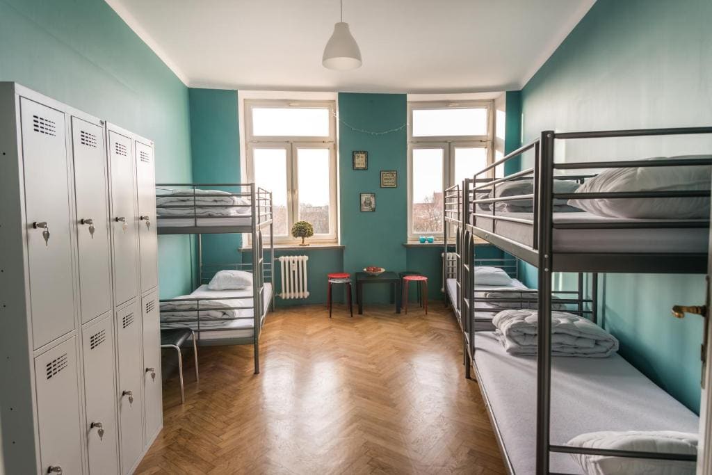 Bunk Bed in 6-Bed Dormitory Room 3 room - Image 3