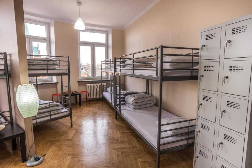 Bunk Bed in Mixed Dormitory Room room - Image 1