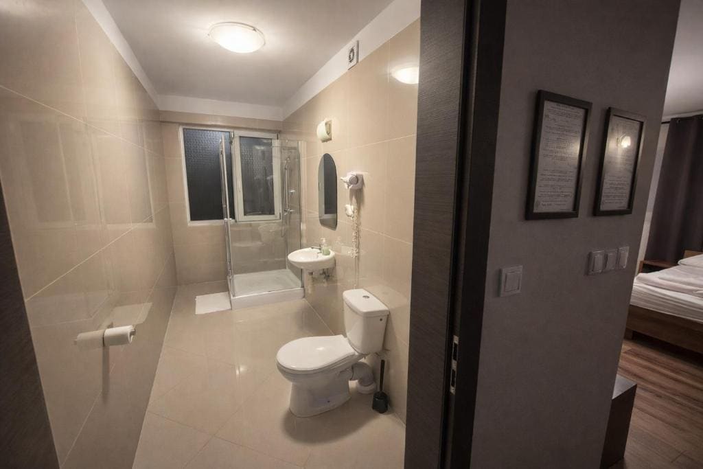 Family Room room - Image 1