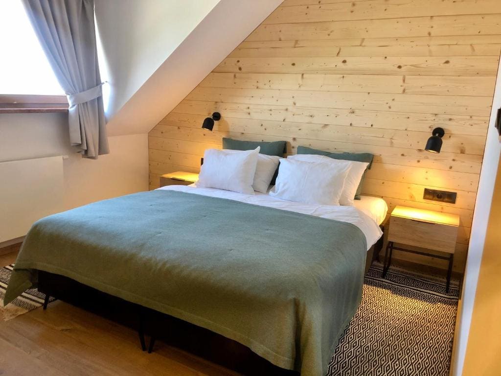 Apartment room - Image 2