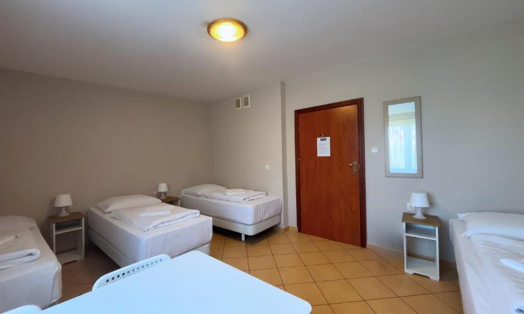 Quadruple Room with Shared Bathroom room - Image 3