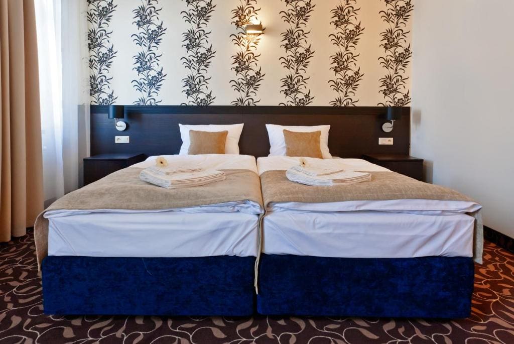 Superior Double or Twin Room room - Image 2