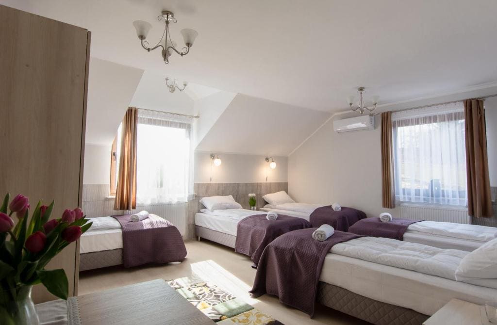 Room room - Image 2