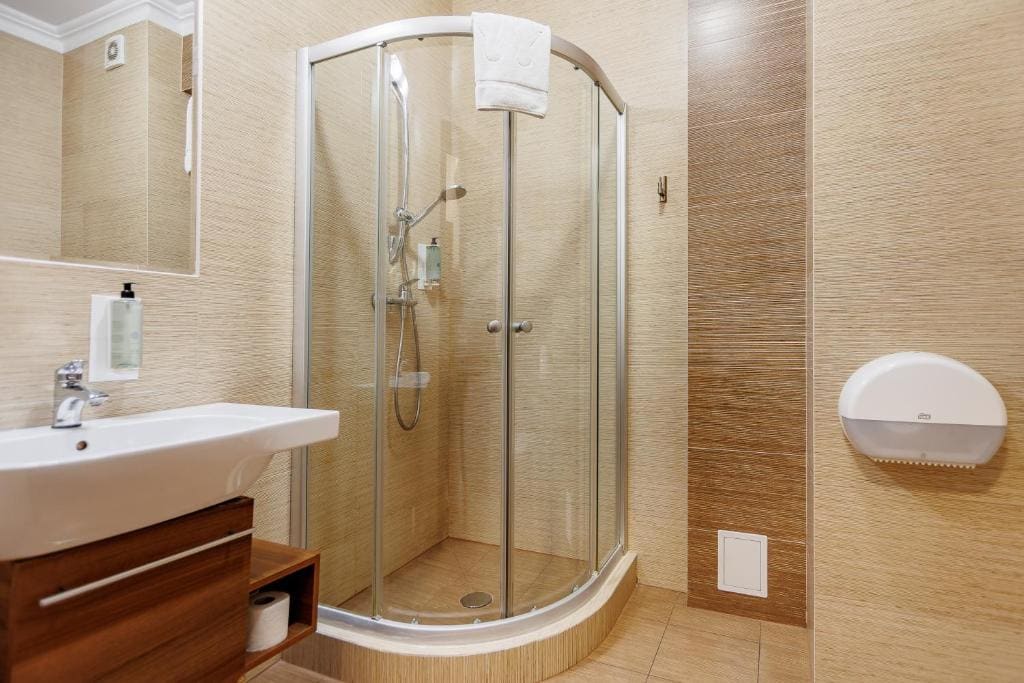 Classic Triple Room room - Image 3