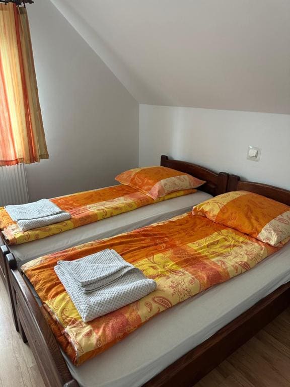 Triple Room with Mountain View room - Image 3