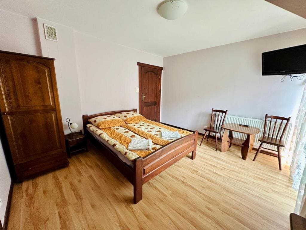 Double Room with Private Bathroom room - Image 3