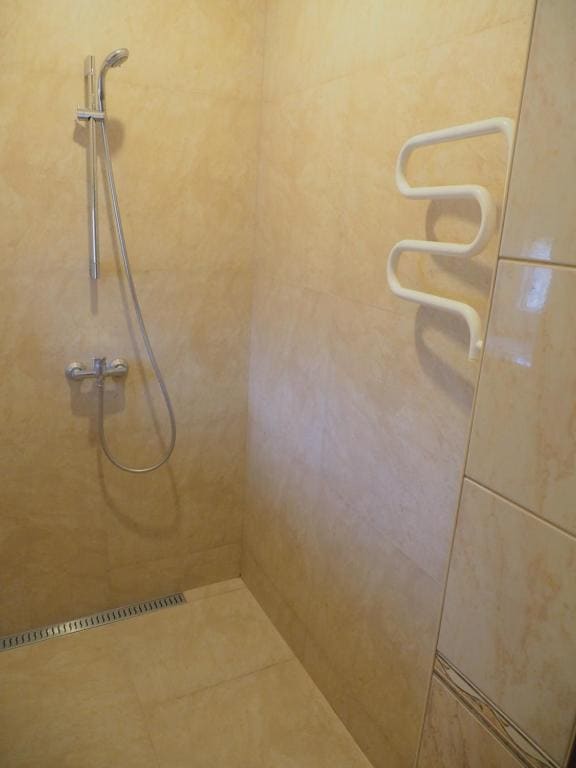 Apartment - Ground Floor room - Image 1