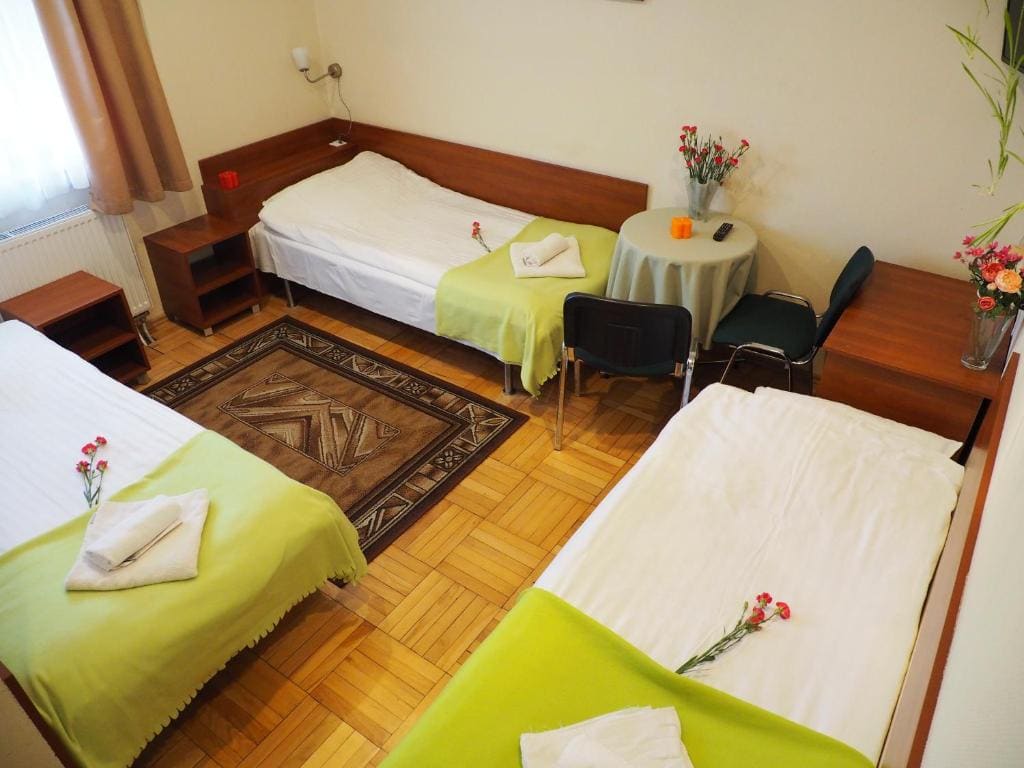 Classic Triple Room room - Image 3