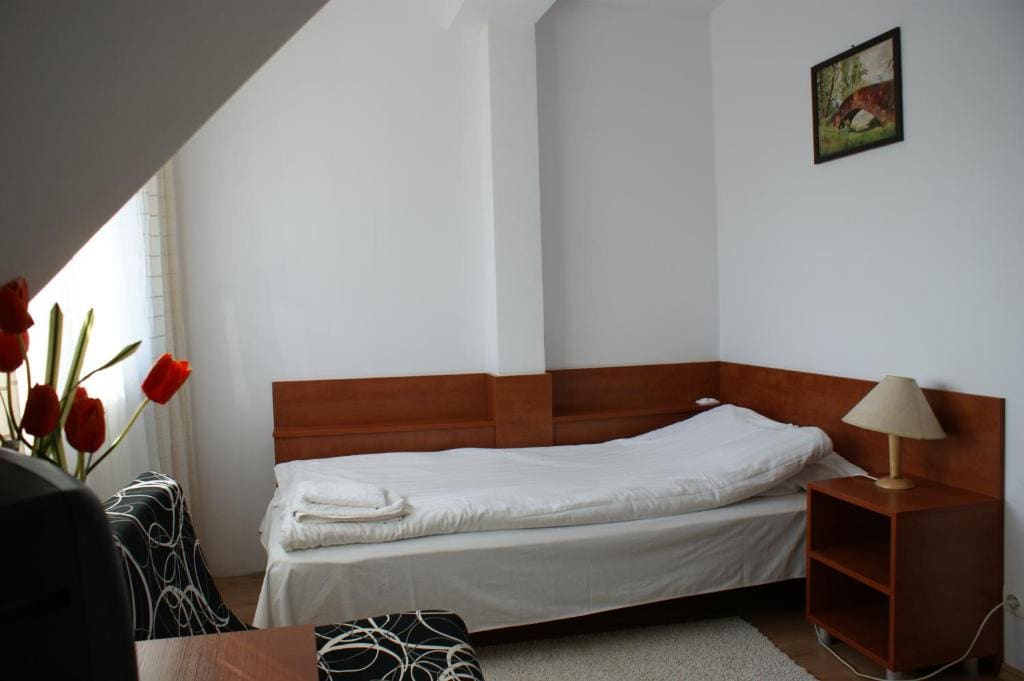 Small Single Room room - Image 1