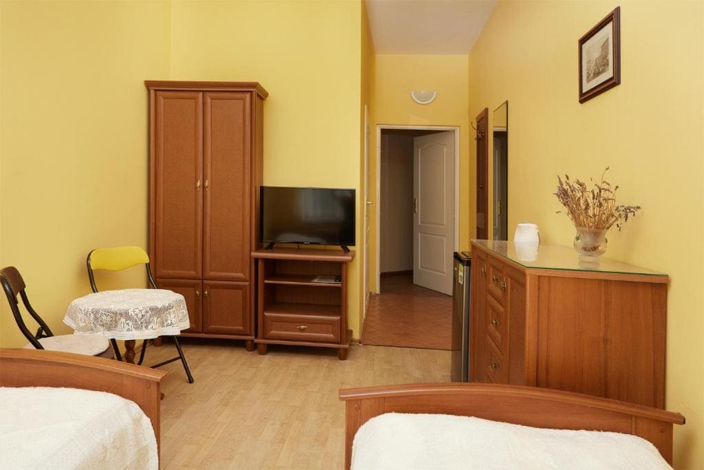 Double Room with Private Bathroom room - Image 3