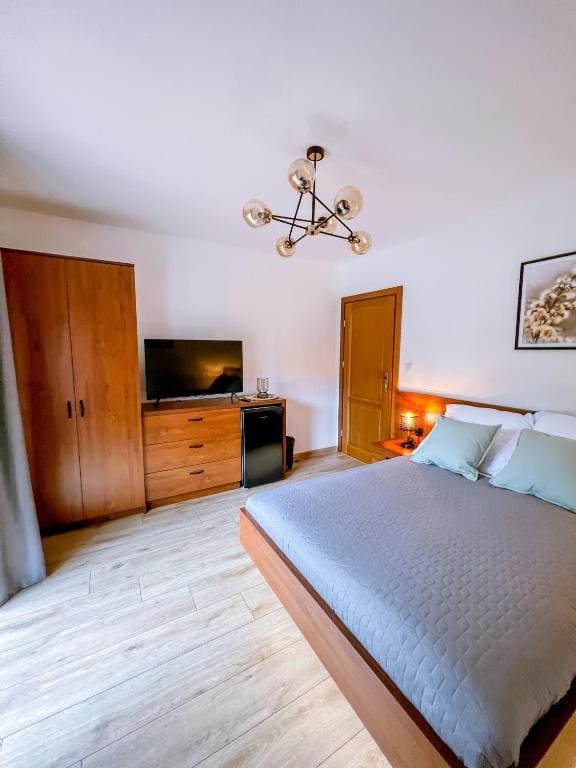 Double Room with Garden View room - Image 2