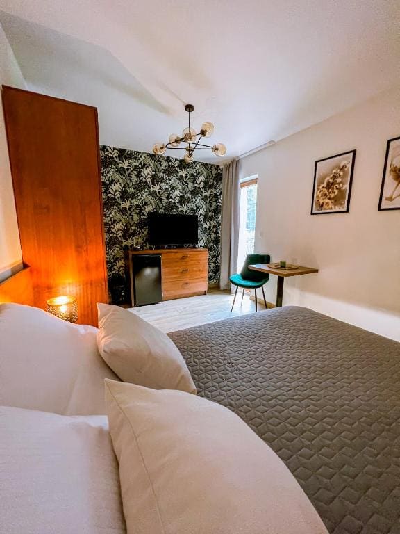 Double Room with Balcony room - Image 1