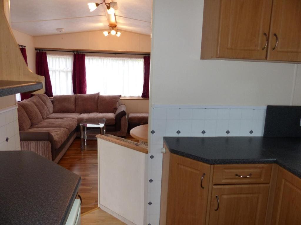 Mobile Home room - Image 3