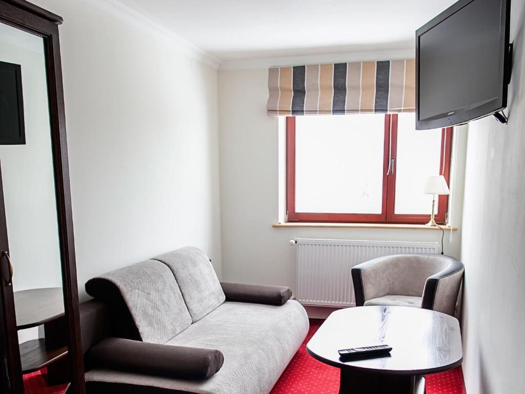Deluxe Twin Room room - Image 3