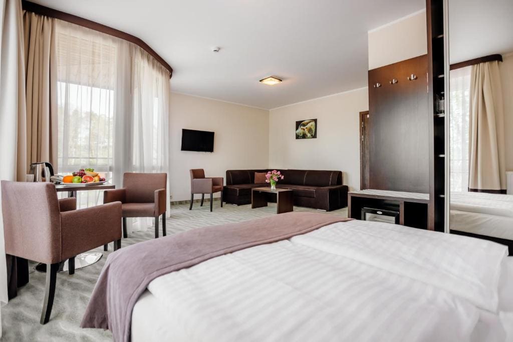 Twin Room with Terrace and Lake View room - Image 1
