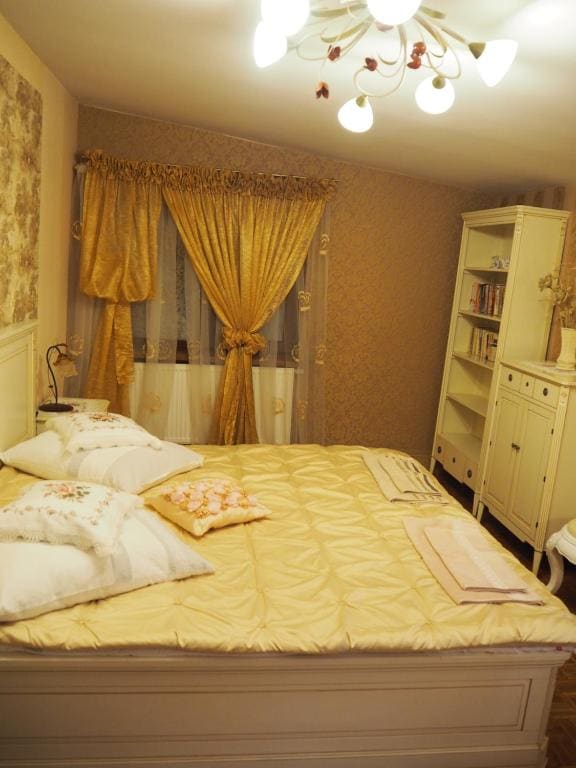 Deluxe Suite with Spa Bath room - Image 2