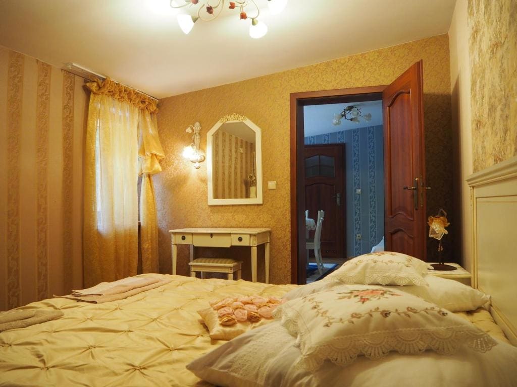 Deluxe Suite with Spa Bath room - Image 1