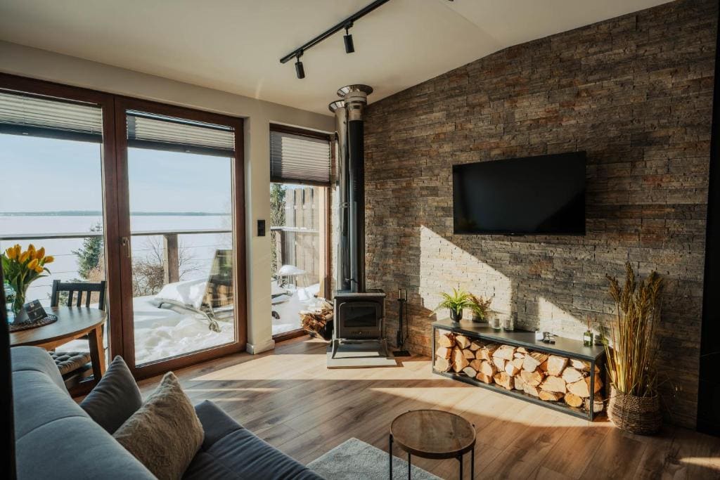 One-Bedroom Apartment room - Image 3