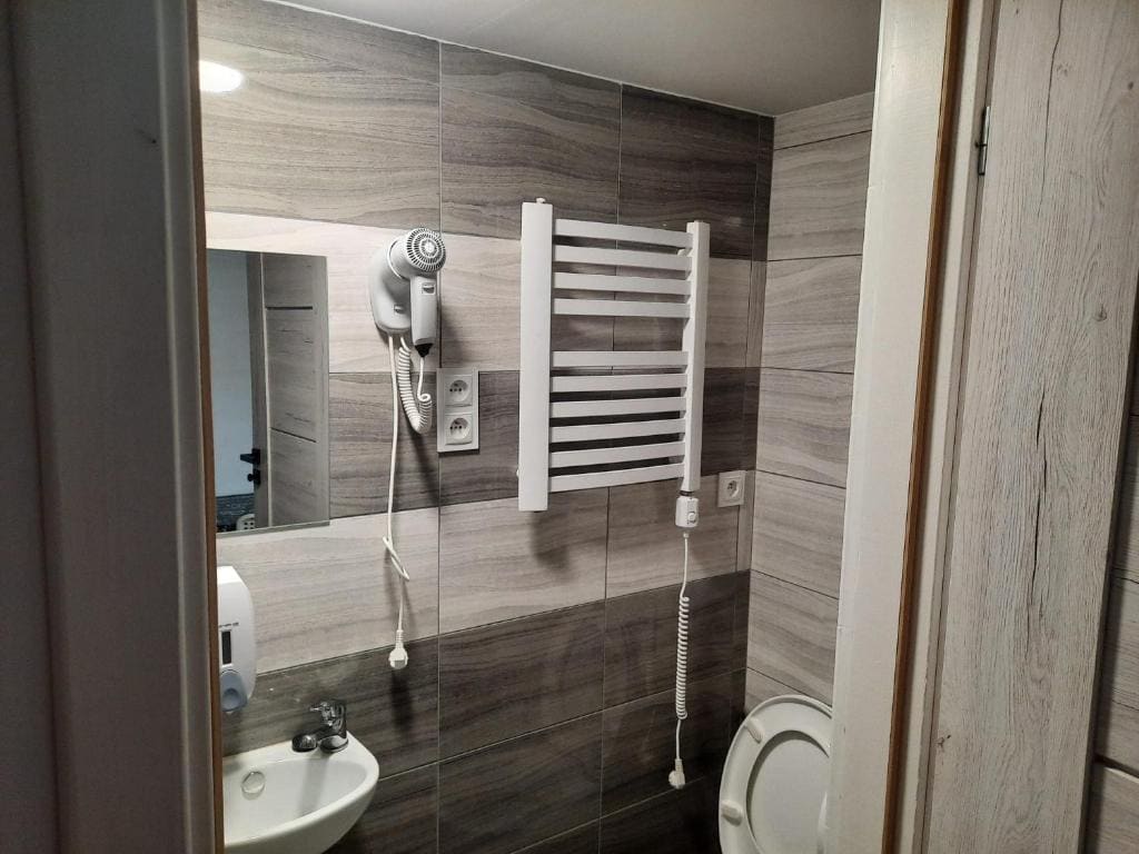 Apartment - Ground Floor room - Image 2