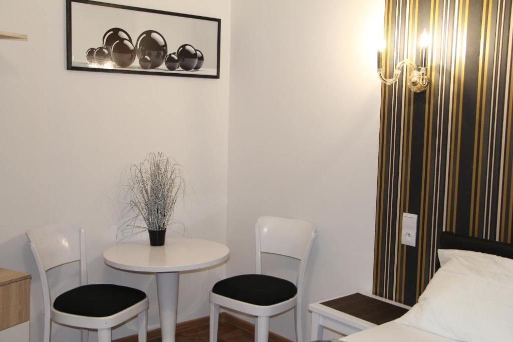 Large Double Room room - Image 2