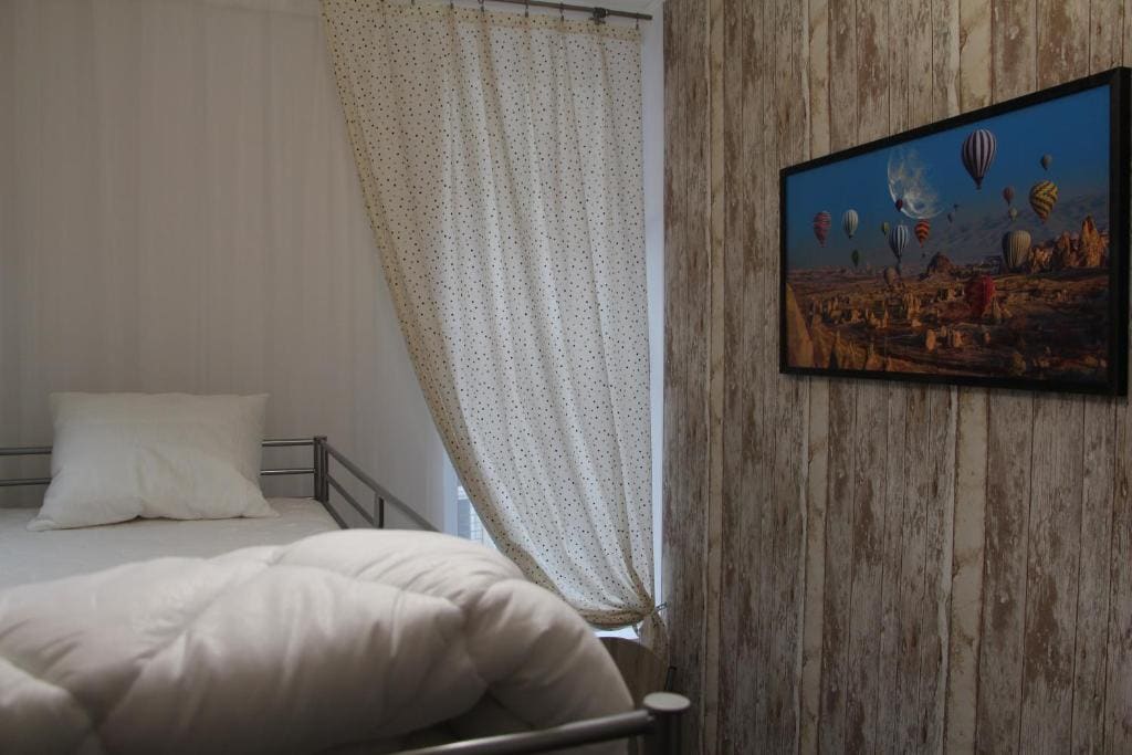 Small Twin Room room - Image 1