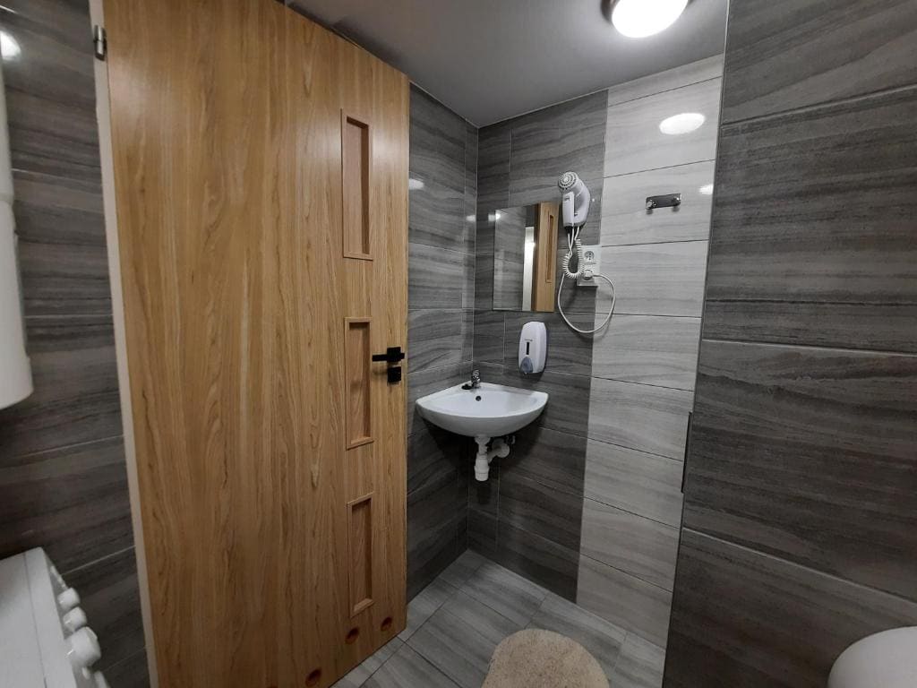 Studio Apartment room - Image 1