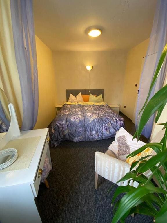 Family Room room - Image 1