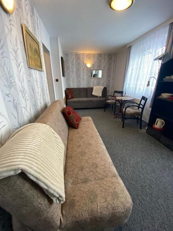 Family Room room - Image 2