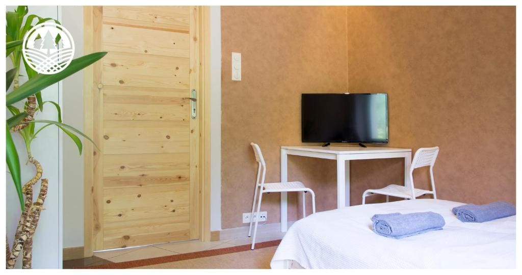 Double Room with Garden View room - Image 2