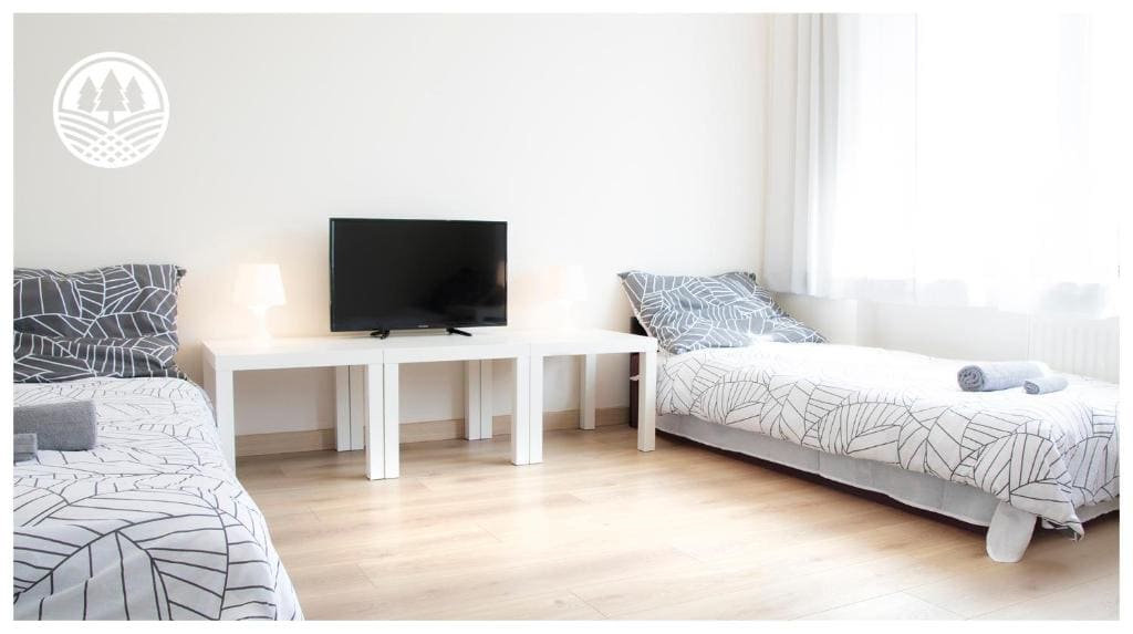 Triple Room with Shared Bathroom room - Image 3