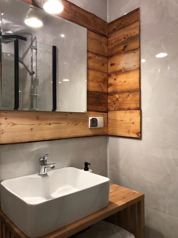 Studio Apartment room - Image 2