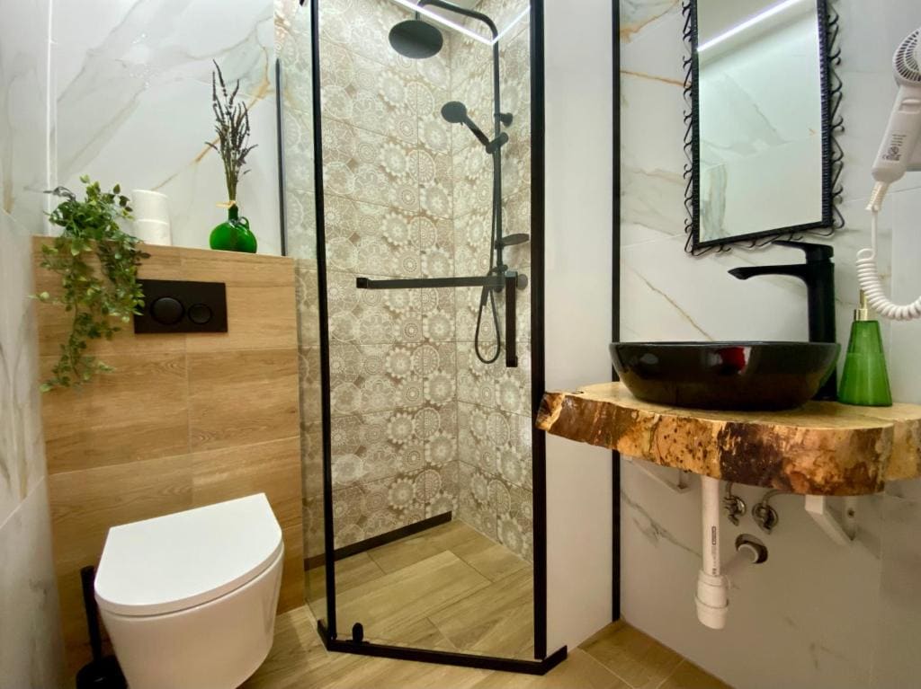 Twin Room with Balcony room - Image 1