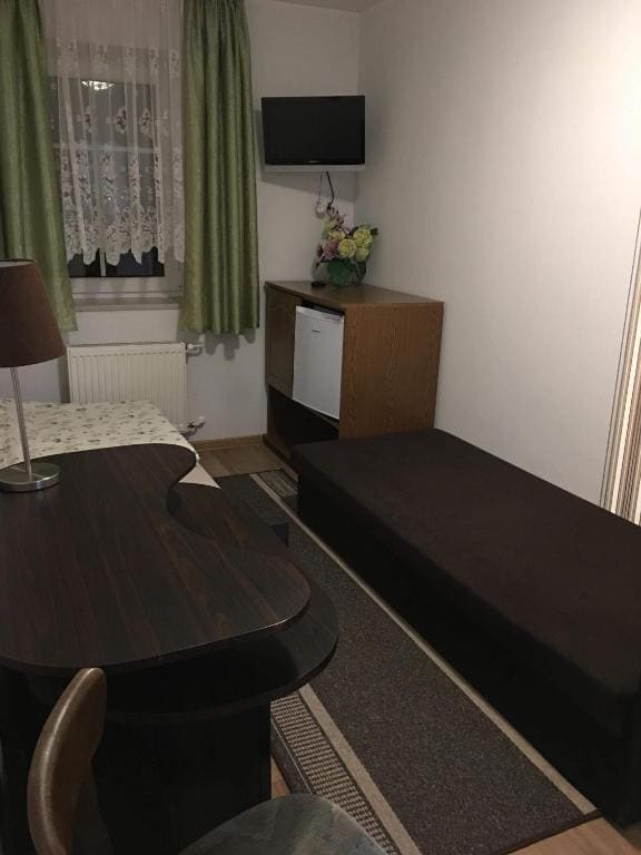 Triple Room with Shared Toilet room - Image 3