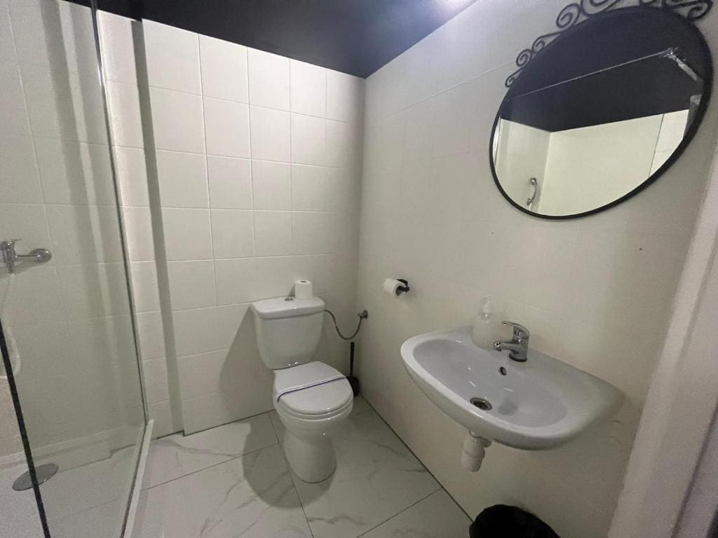 Double Room with Private Bathroom room - Image 1