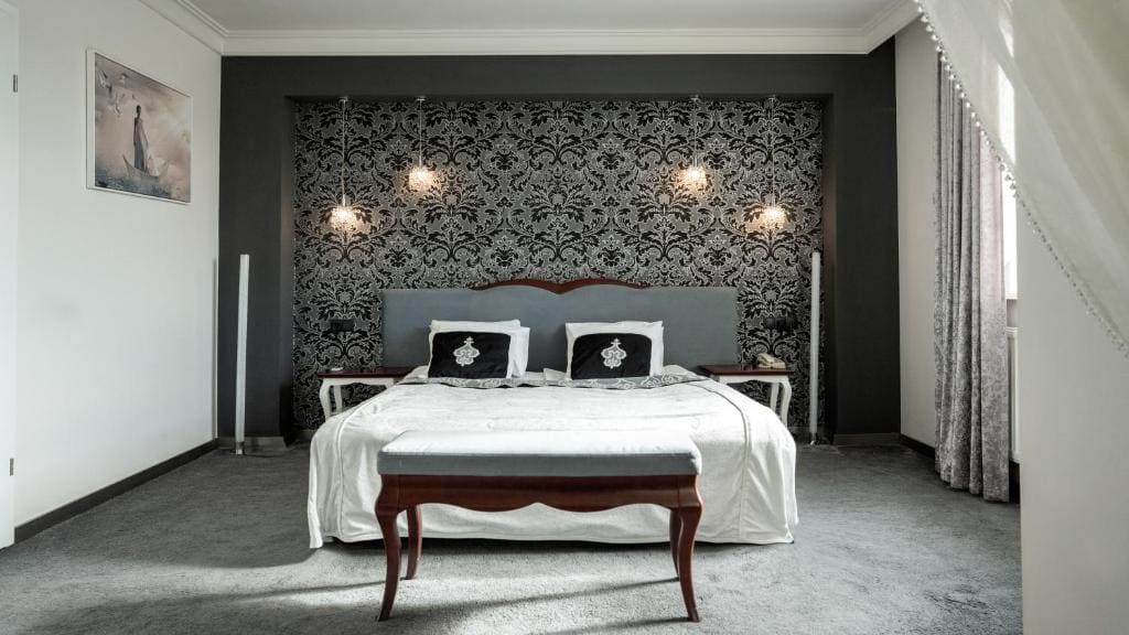 One-Room Suite room - Image 3