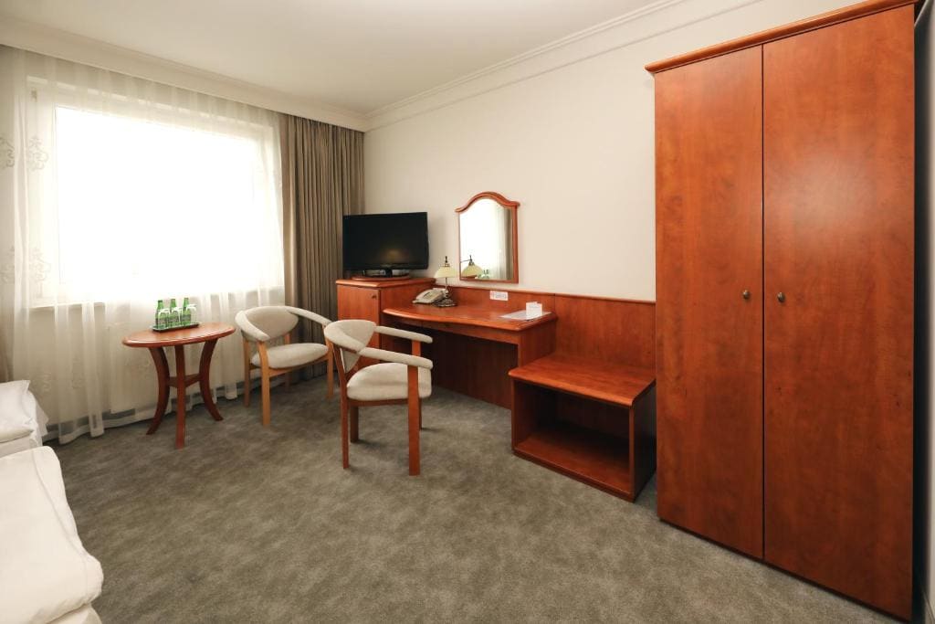 Standard Triple Room room - Image 1