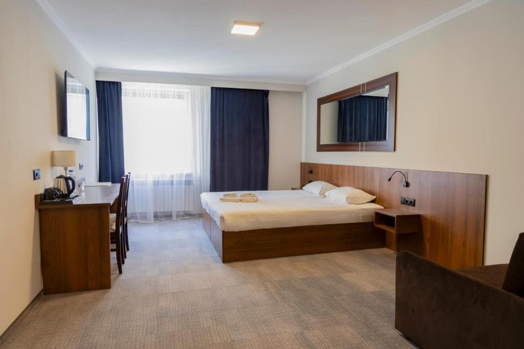 Family Room room - Image 1
