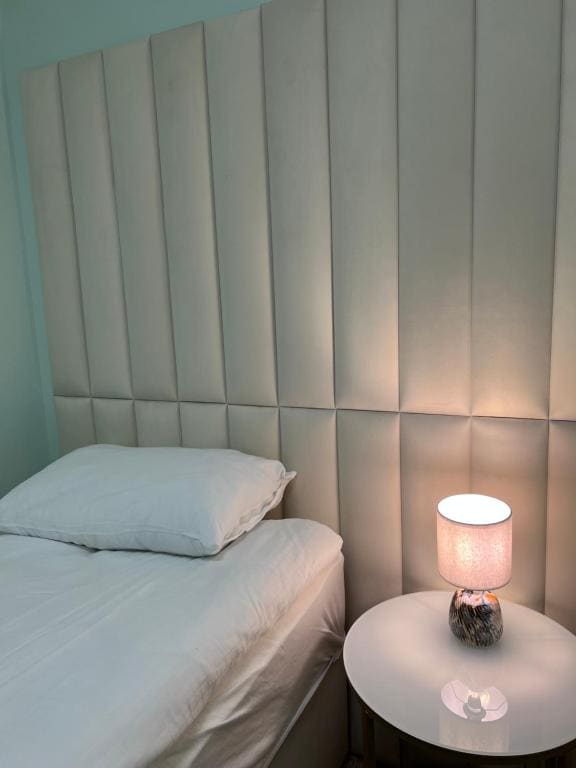 Small Double Room room - Image 2