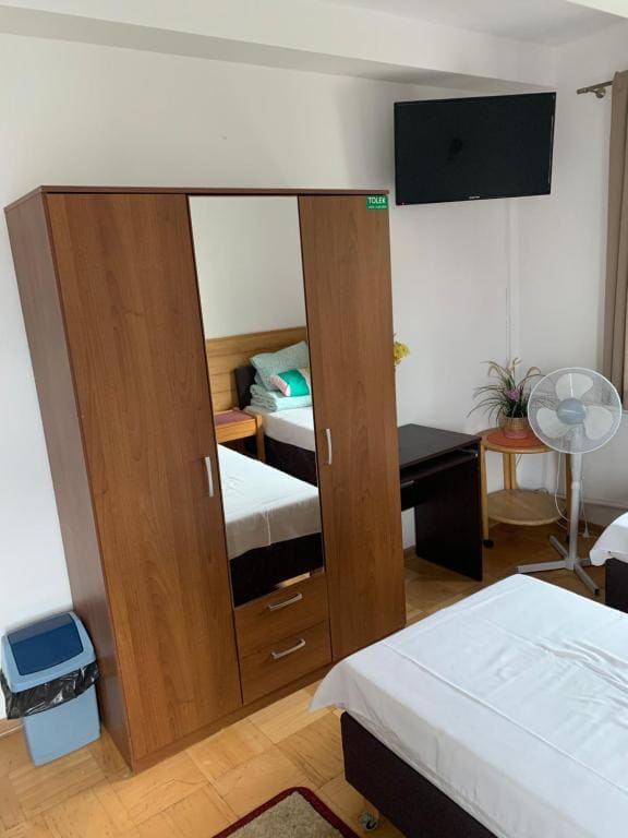 Triple Room with Private Bathroom room - Image 2