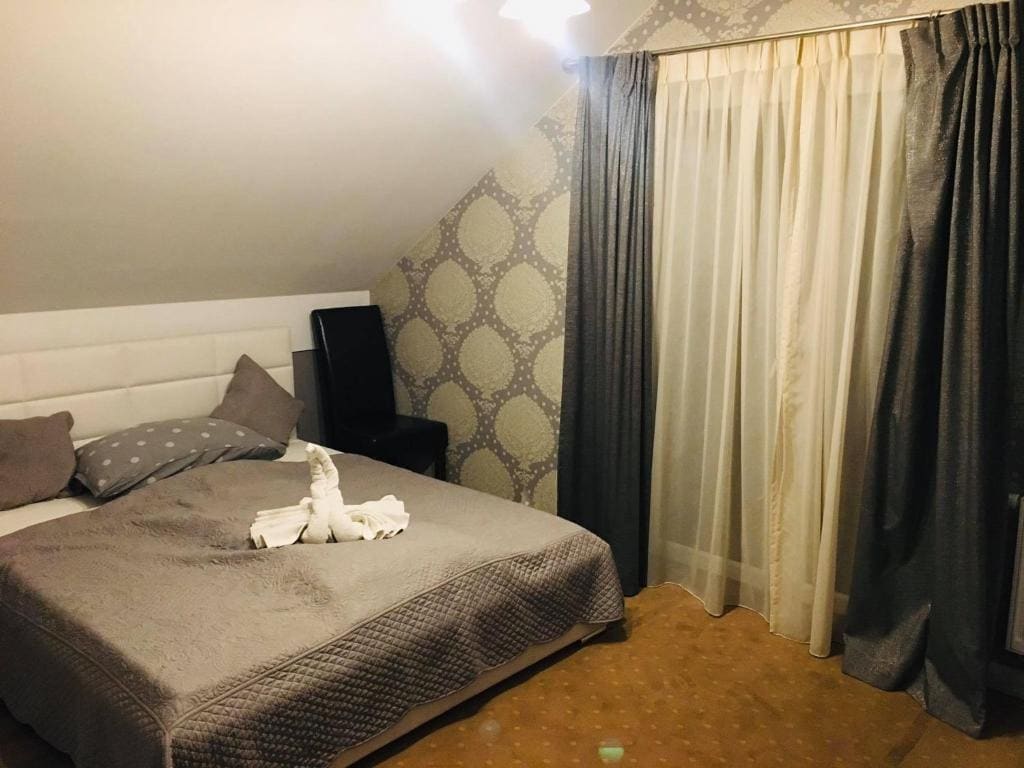 Family Room with Balcony room - Image 1