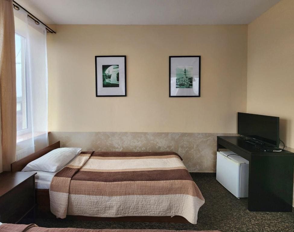 Family Room with Private Bathroom room - Image 1