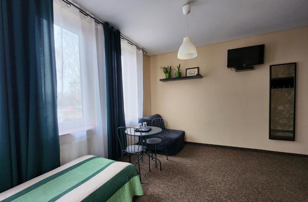 Twin Room with Private Bathroom room - Image 3