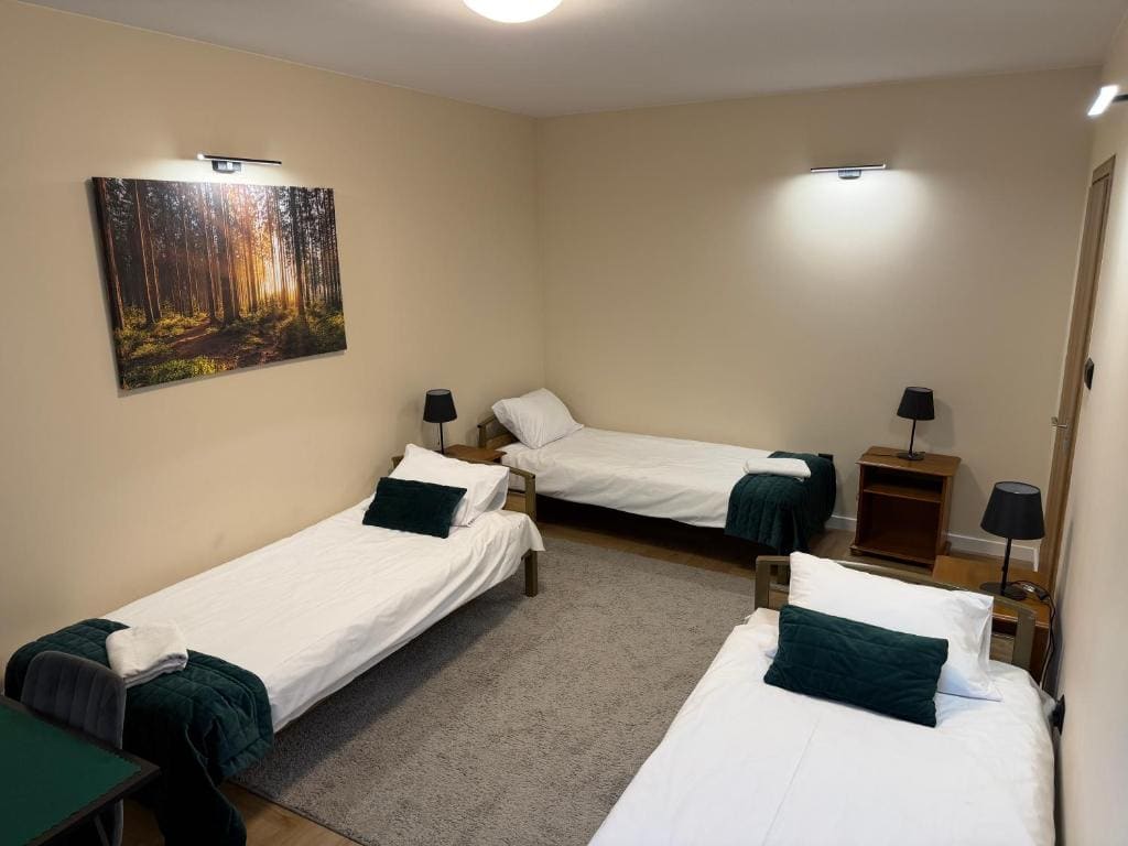 Triple Room with Shared Bathroom room - Image 2