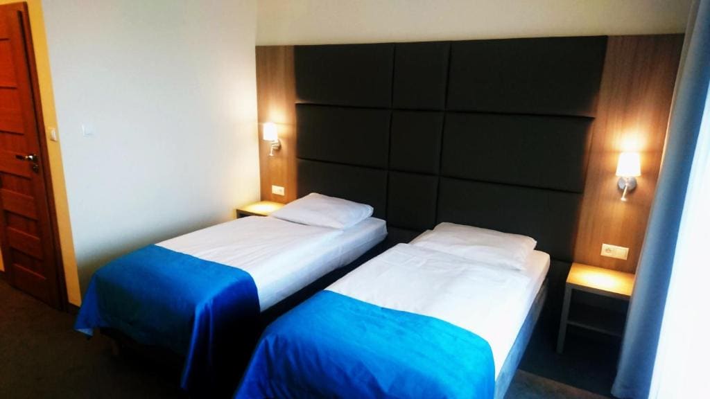 Superior Twin Room room - Image 3